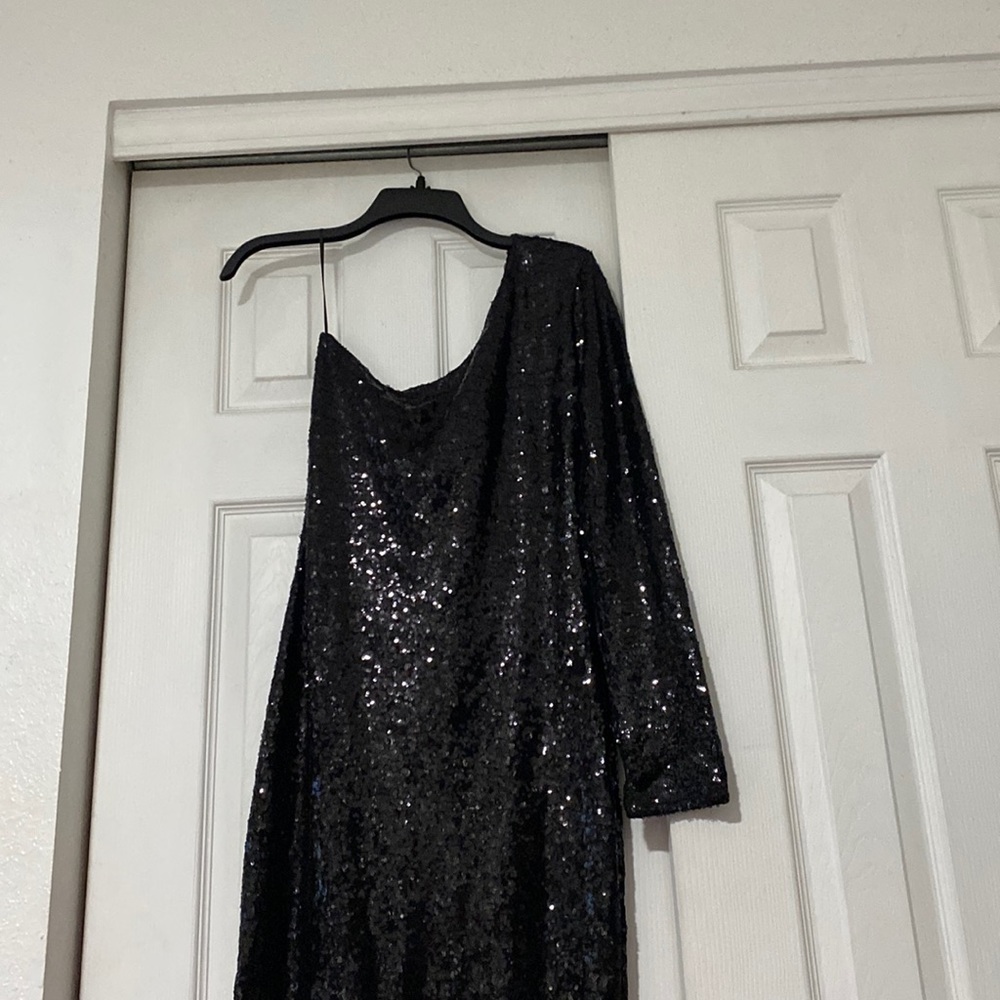 Beautiful evening gown with sequins black